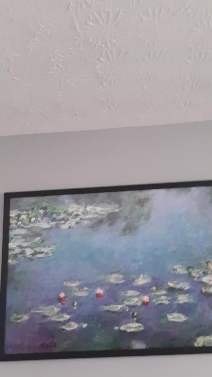 @nepheon positive and negative! #looklikemichaeljackson  #lightskinsvsdarkskins …